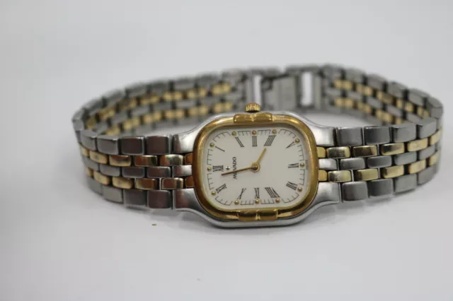 Orologio Svizzero Vintage Donna Movado 88-25-427 Quadrante Romano Due Toni Batteria Nuovo