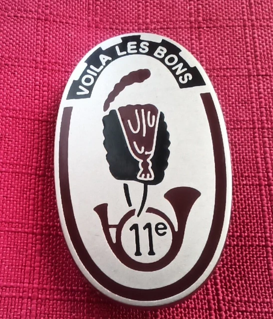 INSIGNES MILITAIRE ARTHUS Bertrand Badge 1er Régiment Chasseur TBE pour