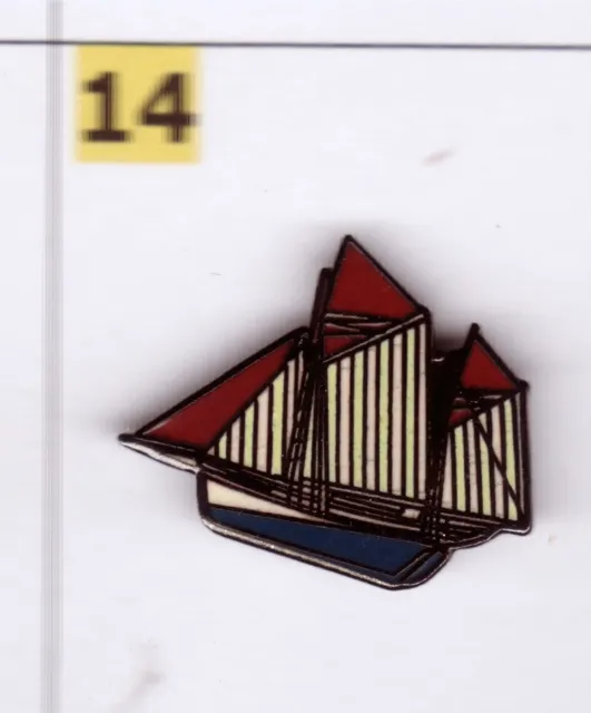 Pinsfolies *** Pin's Badge Bateau Sailing Boat Corner Coinderoux