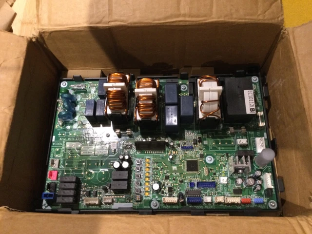 DAIKIN 5006741 Sub 301470P PCB EC10112 RXYSQ-P8 EC1011 per VRV RSXYSQ POSTA VELOCE!