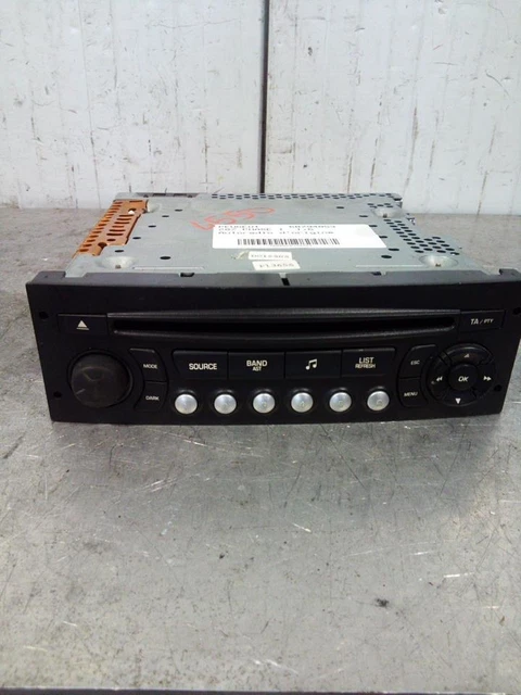 Autoradio d'origine d'occasion pour PEUGEOT 407 PHASE 1 - Rosny Auto Pièces