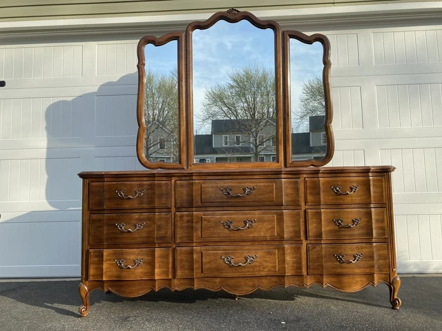 Thomasville French Provincial 9 Drawer Dresser Thomasville French Provincial 9 Drawer Dresser