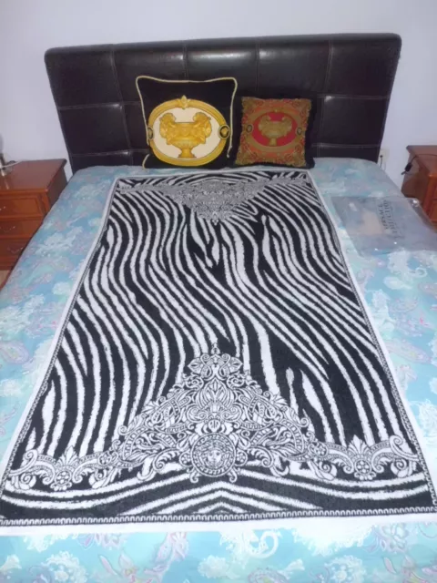 Authentic Versace Home Beach Towel  Black  Telo  Mare  Medusa