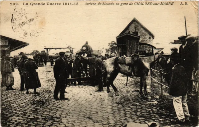 CPA AK Grande Guerre 1914-15 Arrival of wounds at CHALONS-sur station (742758)