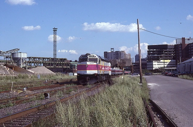 Orig slide MBTA Bay Transit EMD F40PH  1012 Boston MA 1990