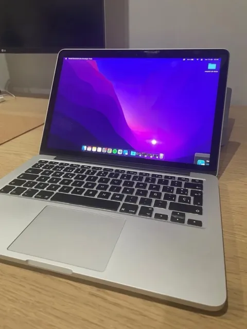 Apple MacBook Pro 13,3" Retina (principios 2015)