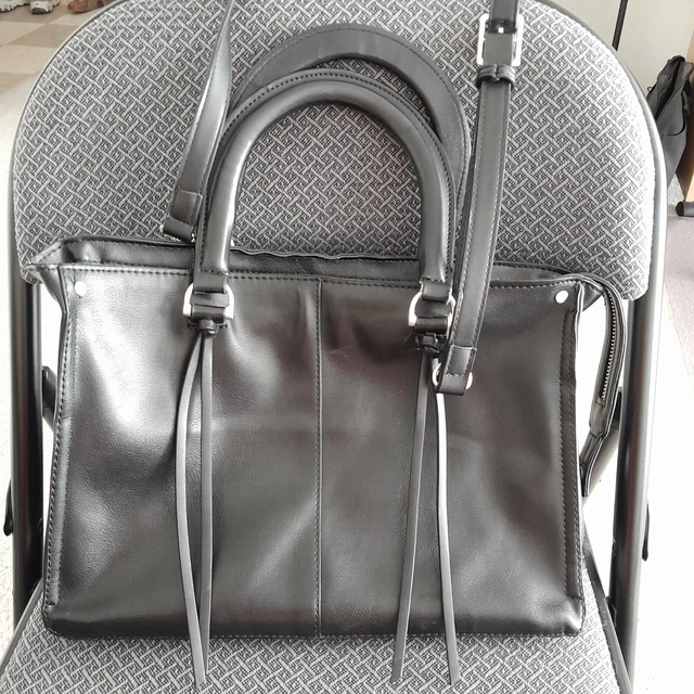 Universal Thread Black Shoulder/Handbag/Purse With Zipper Closure. Crossbody...