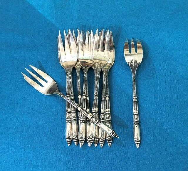 14 Cuillères a gâteaux huitre Ercuis manche a la russe | eBay