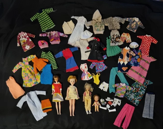 Poupée ancienne mannequin énorme vêtements vintage accessoires barbie tressy ???