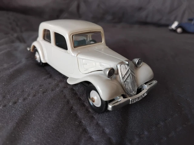 Miniature Norev 1/43 - Ford Vedette Dépanneuse Jaune De 1959 (occasion)