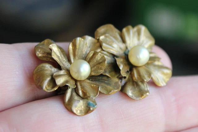 Broche Ancienne Florale En Verre Soufflé Et Laiton - Motif Fleurs Et Feuilles - Très Bon état