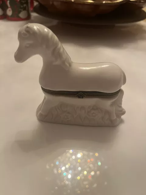 Vtg Ceramic, Greenbrier International ~ White Horse Trotting Hinged TRINKET BOX