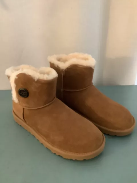 UGG Mini Bailey Snaps Boot Chestnut Women’s Size 10 NIB