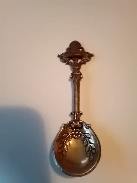 Paire De Cuillères En Argent Anglais à Décor Antique, XXème Siècl