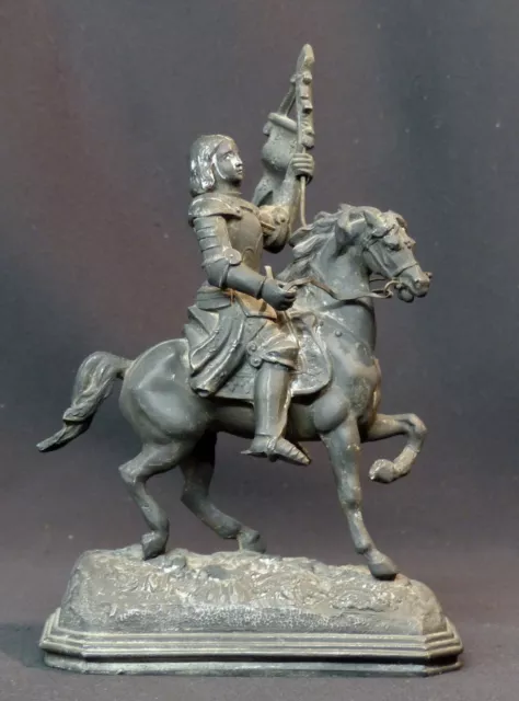 AA 19ème rare statuette sculpture métal Jeanne d'Arc à cheval en armes 730g20cm