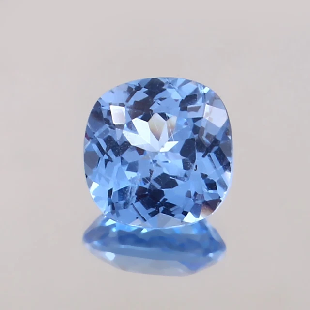 Spinelle Naturel Bleu-vert 6,49 Carats - Coussin, Certificat GIA, Qualité Exceptionnelle