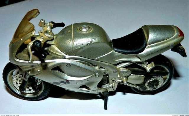 Maisto Moto 1/18 Triumph 955I Daytona Tbe