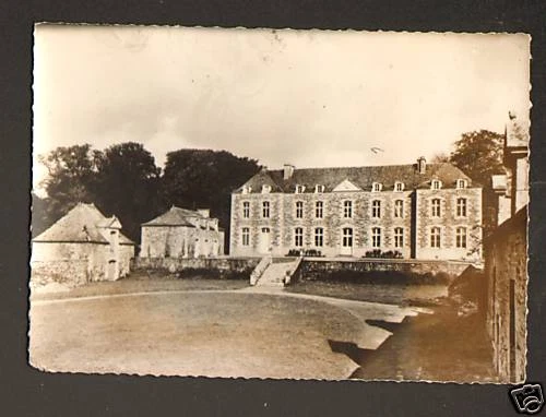 PLANCHEZ (58) VILLA , ROUTE DE MONTSAUCHE , cliché période 1950