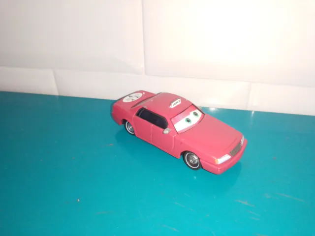 BAC1 Voiture en métal Mattel Cars Disney pixar vern le taxi vern's