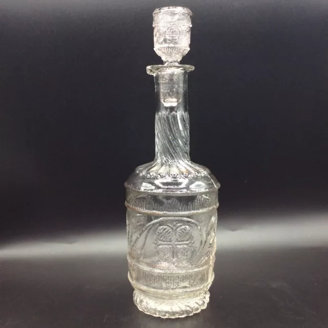 Carafe en verre soufflé moulé à décor de trèfles à quatre feuilles par Legras