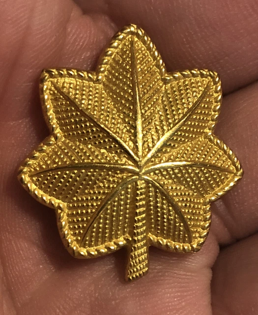 WWII WW2 ERA US Army Major Gold Oak Leaf Insignia Military Pin 12.95