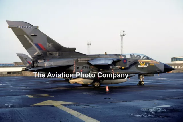 Raf 17 Escadron Panavia Tornado GR.1 ZD895 / Bf (1992) Photo