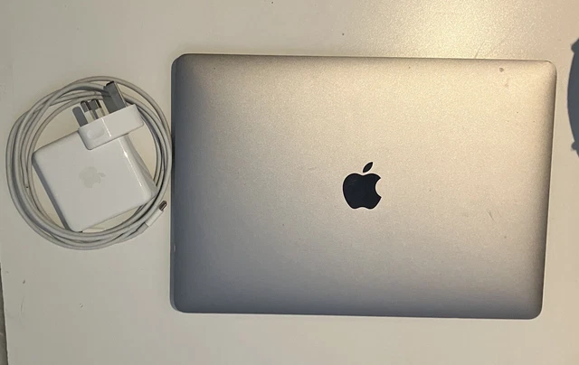 Apple MacBook Pro 13-inch - 2016 - 4 tbolt 3 - Core i5 - 8GB RAM - Screen Fault Apple MacBook Pro 13-inch - 2016 - 4 tbolt 3 - Core i5 - 8GB RAM - Screen Fault