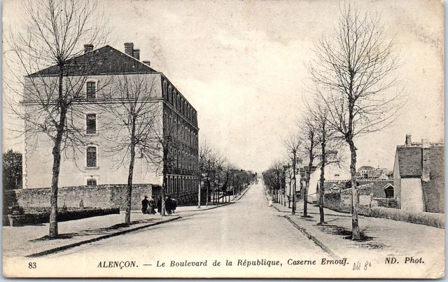 61 ALENCON - le bld de la republique, caserne Ernouf