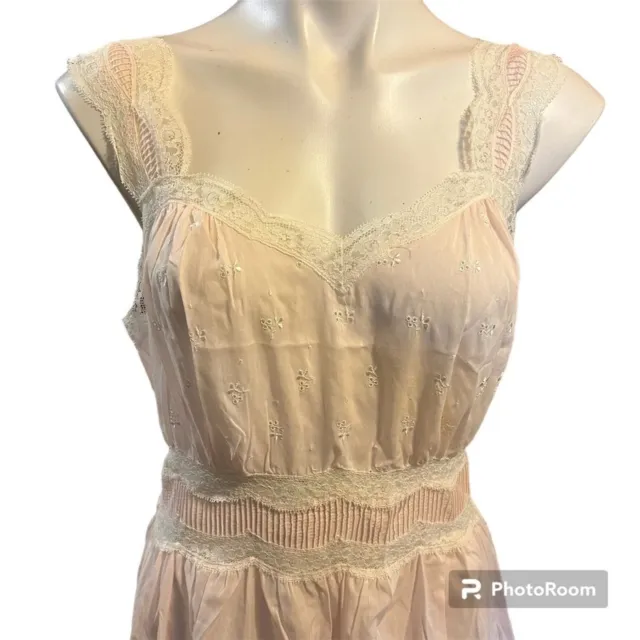 Barbizon vintage 1950s pink slip nightgown