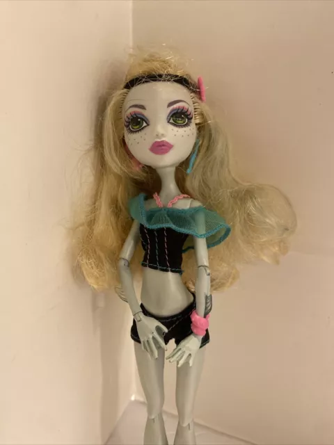 MONSTER HIGH SKULL SHORES LAGOONA BLUE SWIMSUIT OUTFIT DOLL -Missing Fins