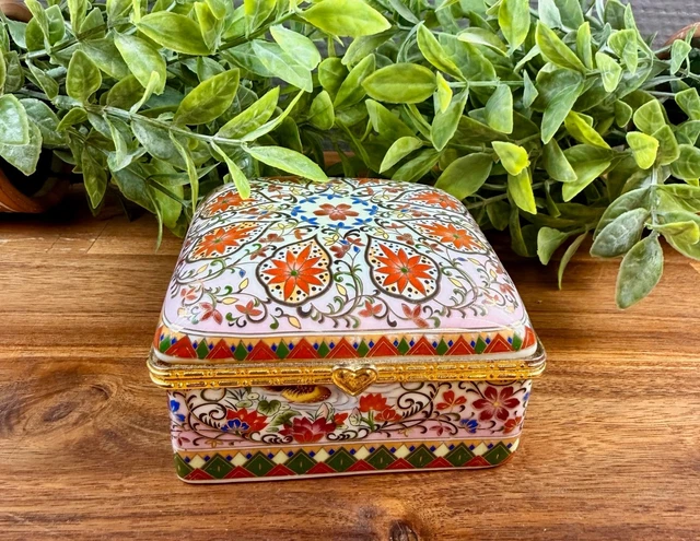 Boîte à Bijoux En Porcelaine – Décor Floral – Occasion Avec Usures Et Craquelures