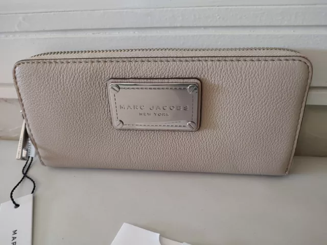 Marc Jacobs Classic Standard Leather Continental Wallet - Bisque 2