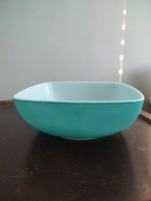 Pyrex Turquoise Blue Glass 2 1/2 qt Chip & Dip Square Bowl 025 USA Pyrex Turquoise Blue Glass 2 1/2 qt Chip & Dip Square Bowl 025 USA
