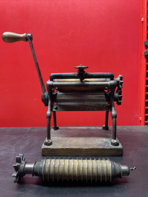 Vitantonio Model No 50 cavatelli gnocchi maker, hand crank pasta machine  vintage kitchen tool
