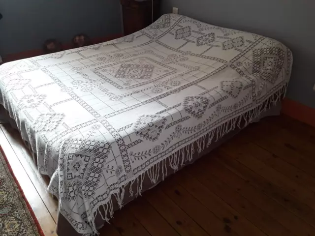 Ancien dessus de lit dentelle mécanique ann30 185x215cm Old lace bedspread 30's