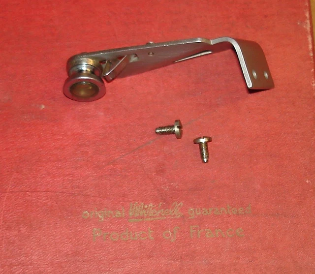 BOUTON A / R 498 & divers MOULINET MITCHELL CARRETE LEVER REVER REEL PART 81976