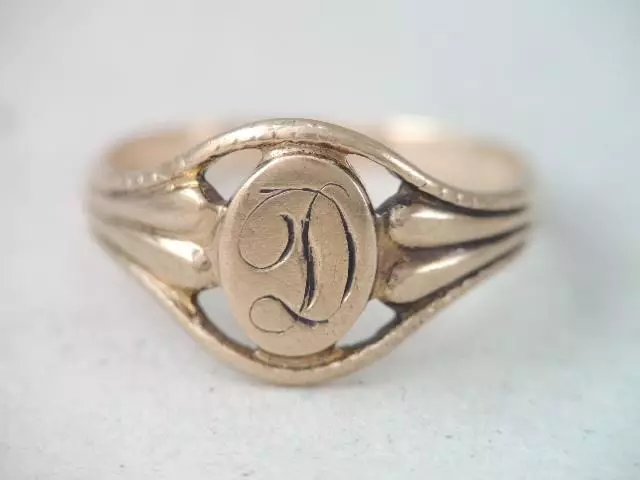 ANTIQUE VICTORIAN SOLID 10K Gold Signet Ring Initial D Child/ Baby Ring ...