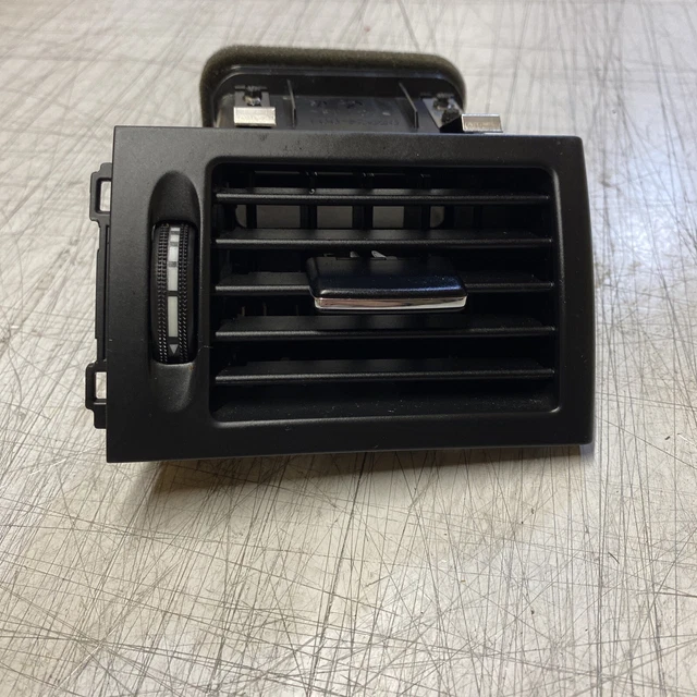 MERCEDES-BENZ W204 CLASSE C Buse D'Air Ventilateur avant Droit ...