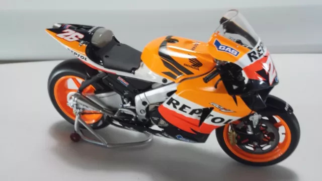 Dani Pedrosa. Honda RC211V. Repsol Honda Team. MotoGP 2006. Minichamps 1/12.