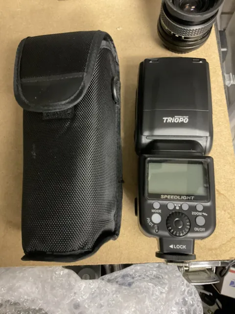 Triopo TR-980N Flash TTL Speedlite For Nikon SLR in Carry Case New and Unused