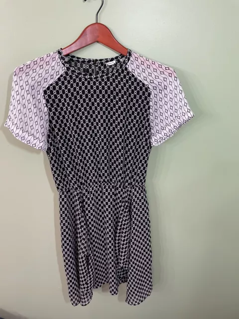 Appareline Dress M Black/White Geometric Design Shear Short Sleeves Front Fold