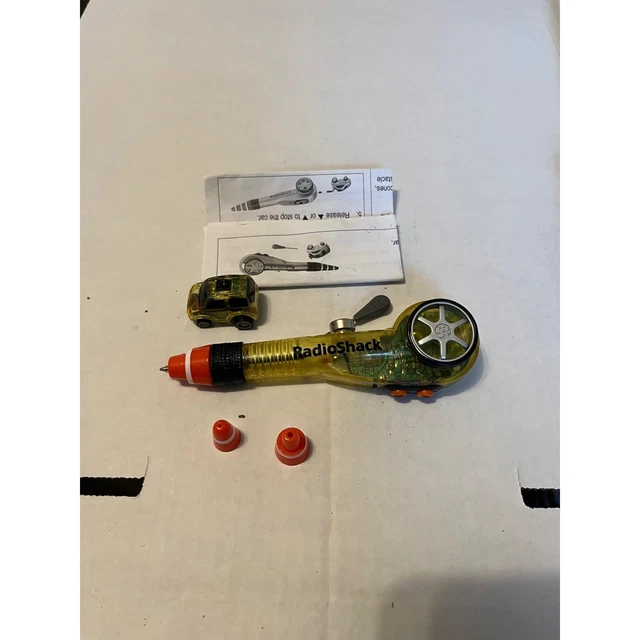 Le camion Henschel de dépannage miniature jouet vintage en plastique au