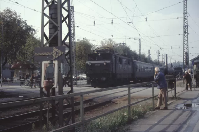 (182) TOP Orig. Dia - Österreich - BR 1670.104 mit einem D-Zug - 70iger Jahre