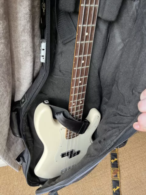 Fender Precision P Bass Guitar MIM White