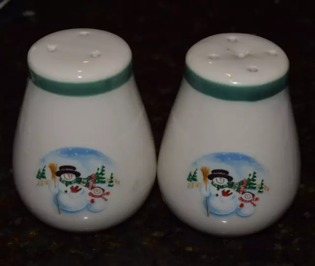 Snowman Salt and Pepper Shakers! 3 1/4" - Cute Winter Snowmen!