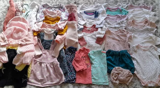 Pacchetto vestiti per ragazze 40+ articoli 3-6 mesi inc Next Tu Primark John Lewis H&M ecc.