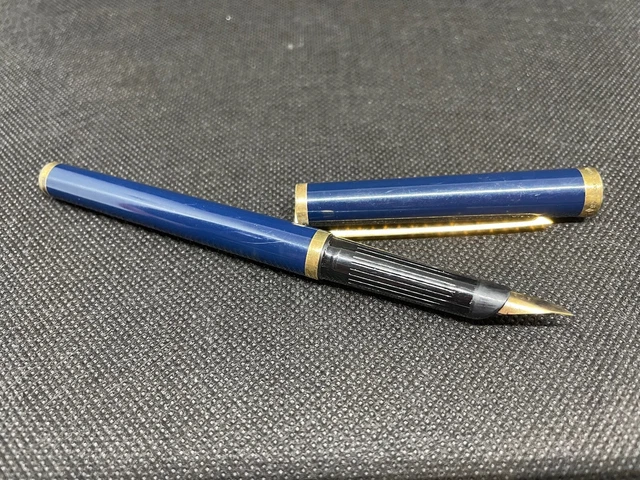 Stylo Plume S.T. Dupont Montparnasse - Laque De Chine Bleue - Plume Or 18 Carats Taille M