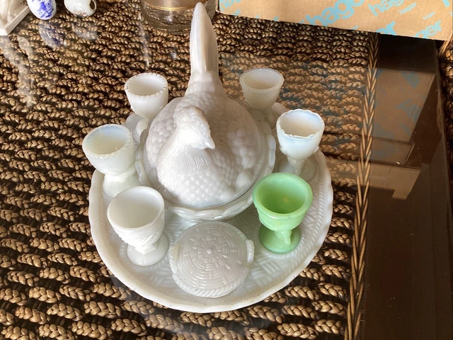 Plateau à Oeufs Vallerysthal – Poule Coquetier En Opaline De Foire