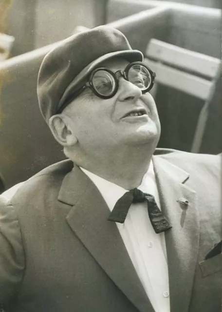 BELLE PHOTOGRAPHIE de l'écrivain MARCEL ACHARD à ROLAND GARROS en 1963