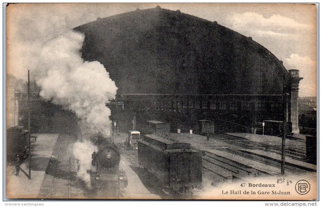 33 BORDEAUX - Le hall de la gare saint jean